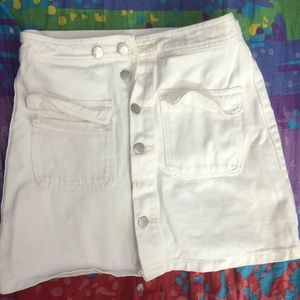 White button denim skirt
